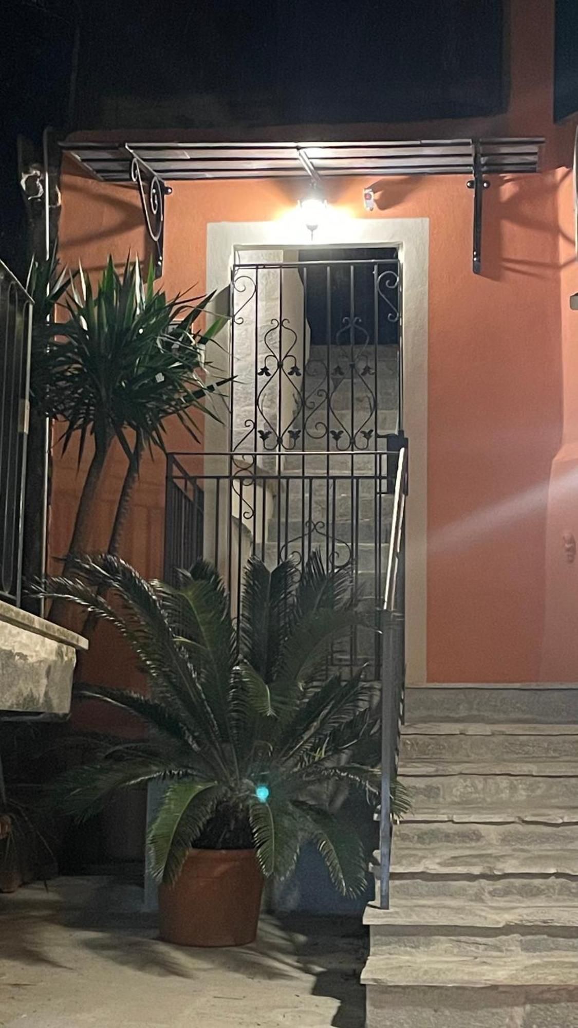 Apartment House Near Park And Sea Genua